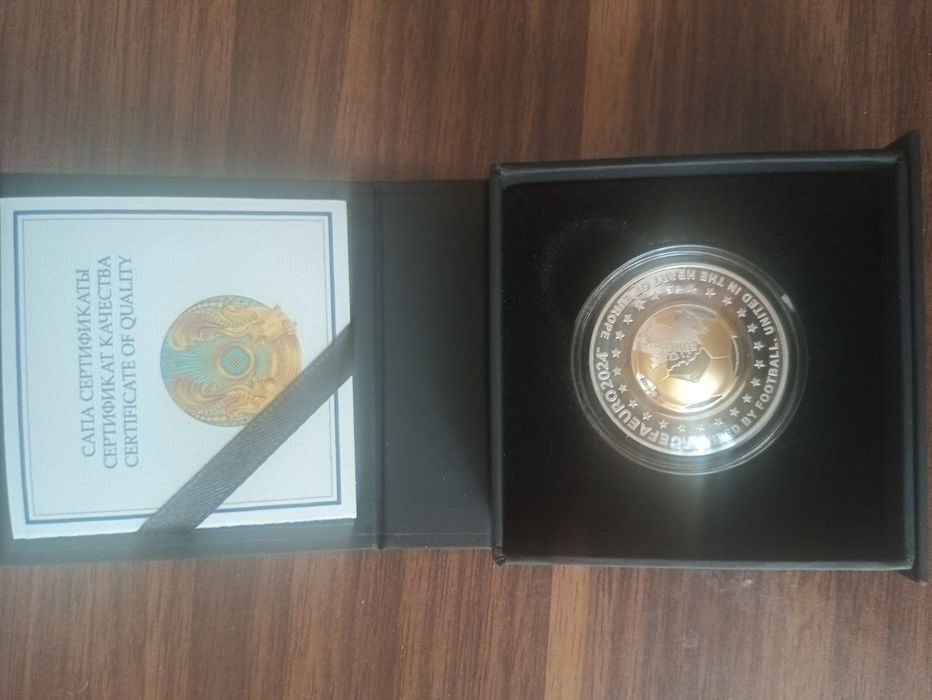 Продам серебро монету