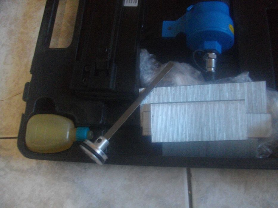 Нов Австрийски Пневматичен Такер  WORKZONE 15-50mm Комбиниран