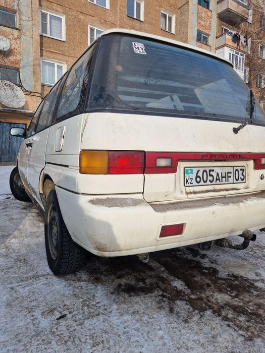 Nissan Prairie продам