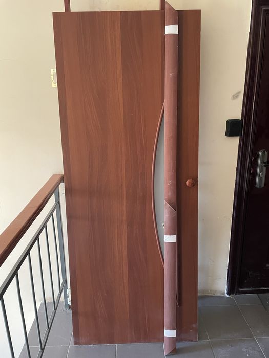 Отдам даром дверь межкомнатную