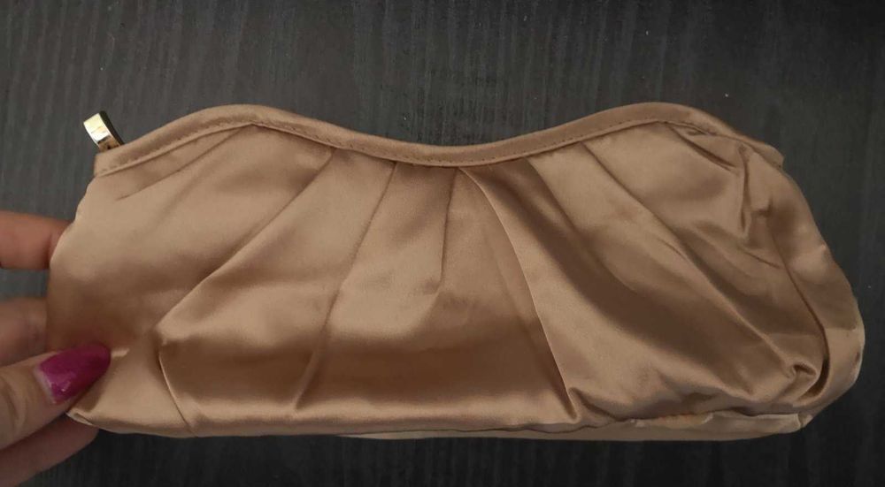 Несесер за гримове