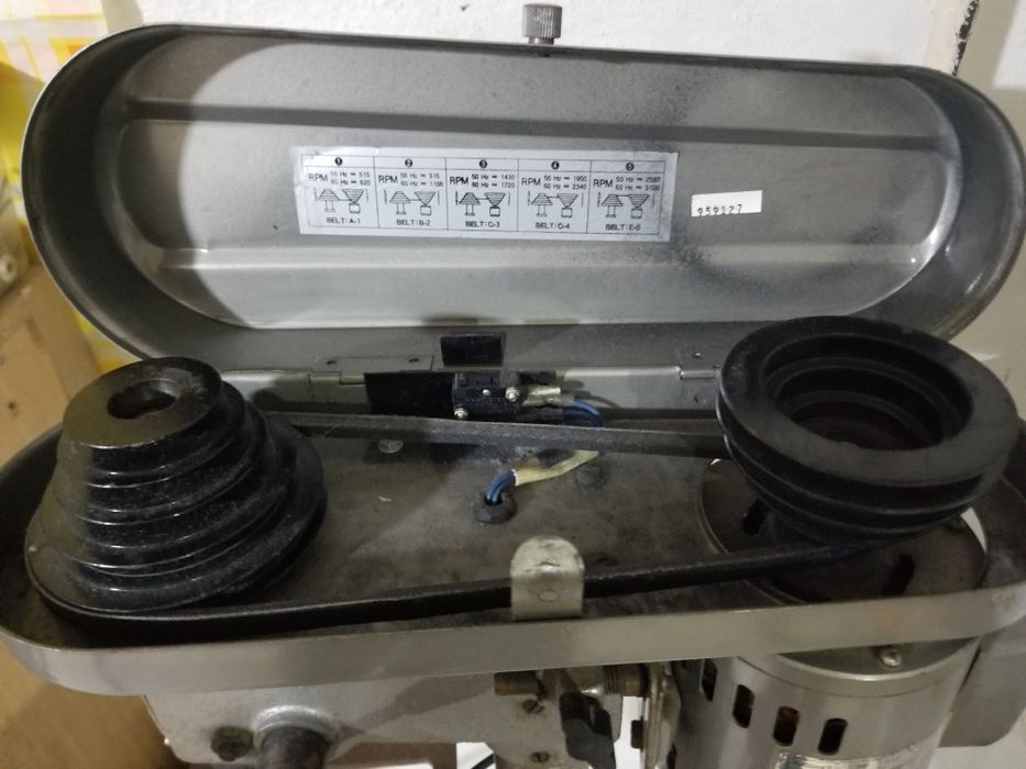 Masina de gaurit cu coloana General