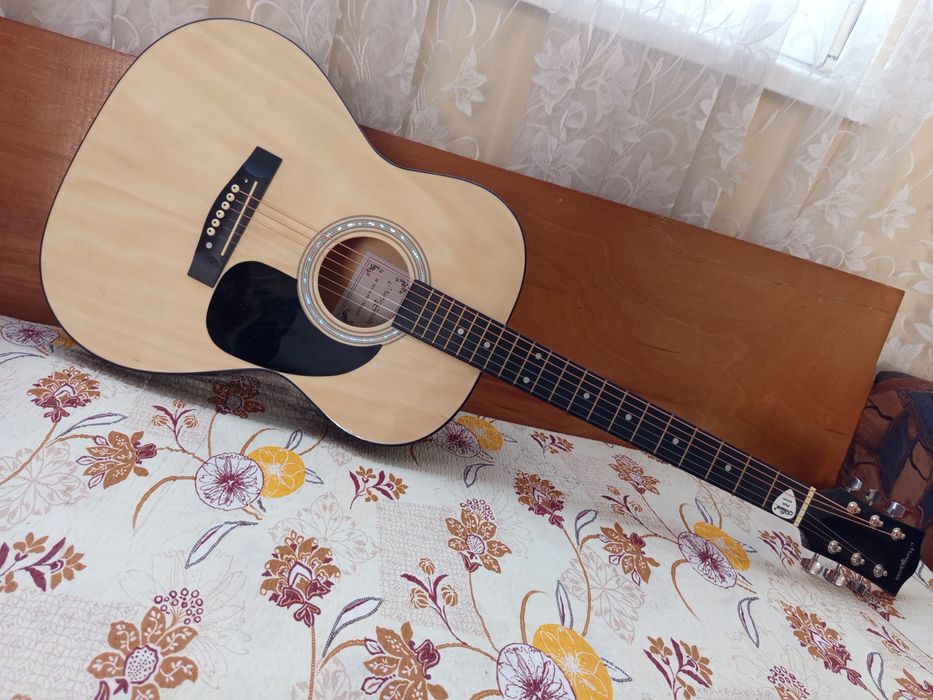 Акустична китара Martin Smith