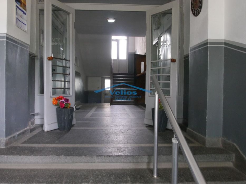 Дава се под наем Тристаен апартамент в София, Банишора - 103 кв.м за 600 € - Снимка #11