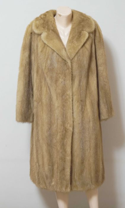 Haina din blana de nurca  blonda marimea L