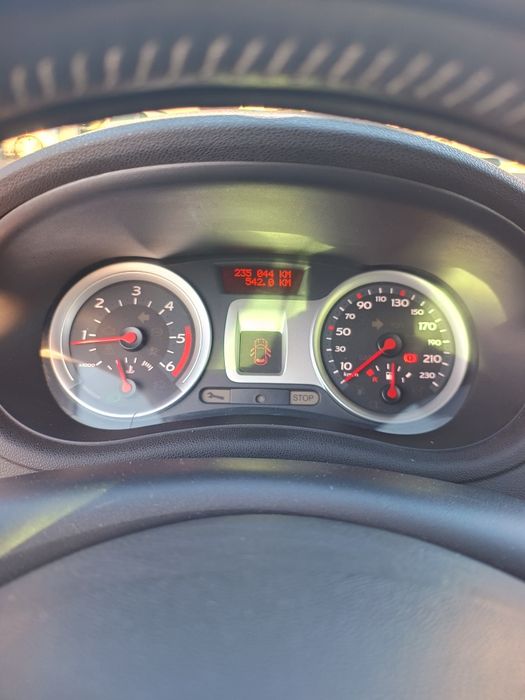 Продавам  Reno Clio