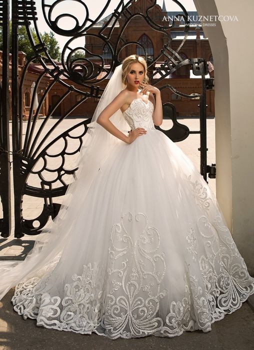 Продам дизайнерское  свадебное платье