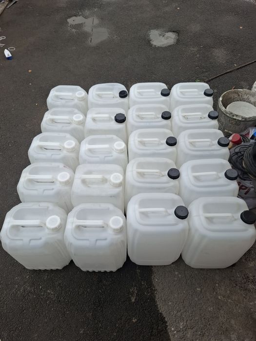 Продам конистры из под бензина