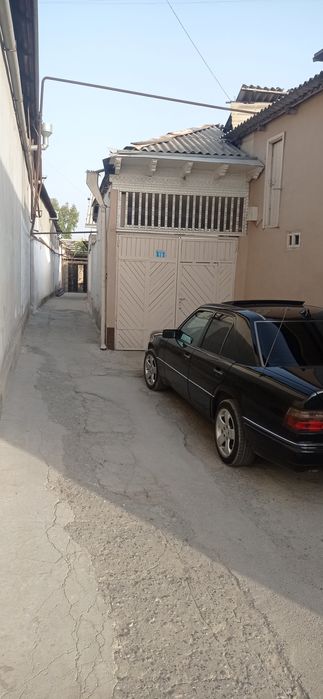 Marg'ilon shahar, Baynalminal mahalla, Nodira ko'chasida uy sotiladi.