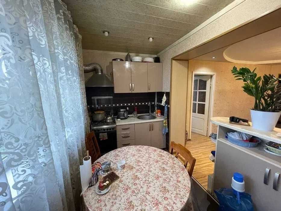 Продам 2 в 3-х комнатную.Чиланзар,метро Новза