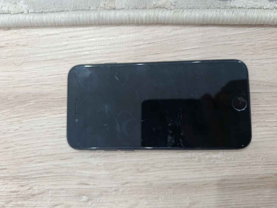 Iphone SE 2020 продаётся