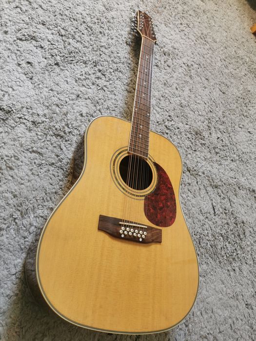 Гитара акустическая