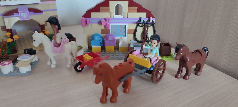 Продам два набора Lego friends (Лего)