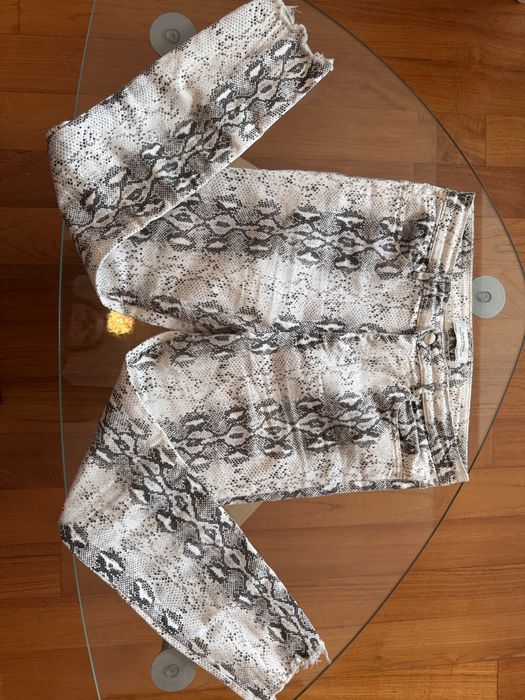 Pantaloni damă Zara