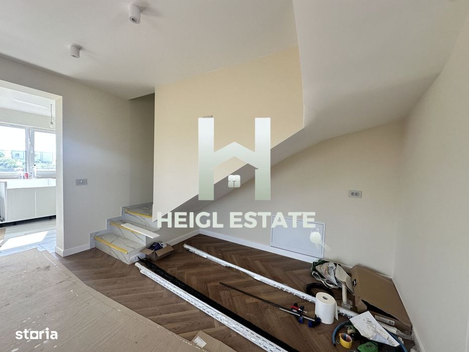 Duplex cu 4 camere separat prin camera tehnica