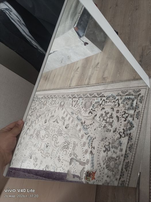 Айна сатылады .шеті кішкентай сынған