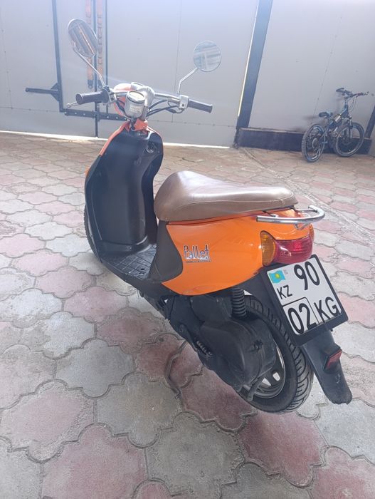 Suzuki let's 4 pallet