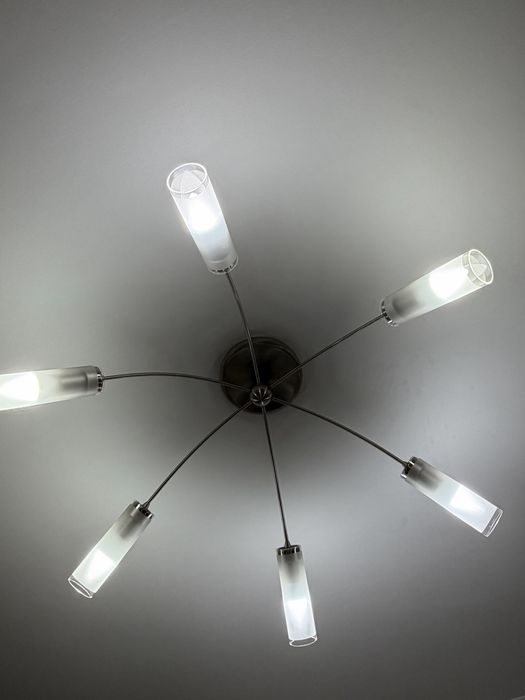 Продам люстру в рабочем состоянии