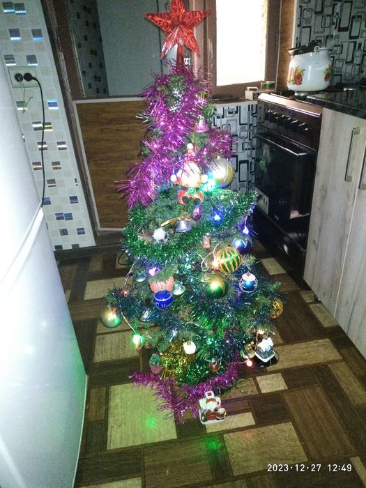 Продам Новогоднюю елочку в отличном состоянии