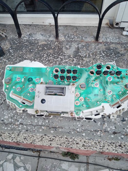 Километраж за Тойота РАФ 4 1998г