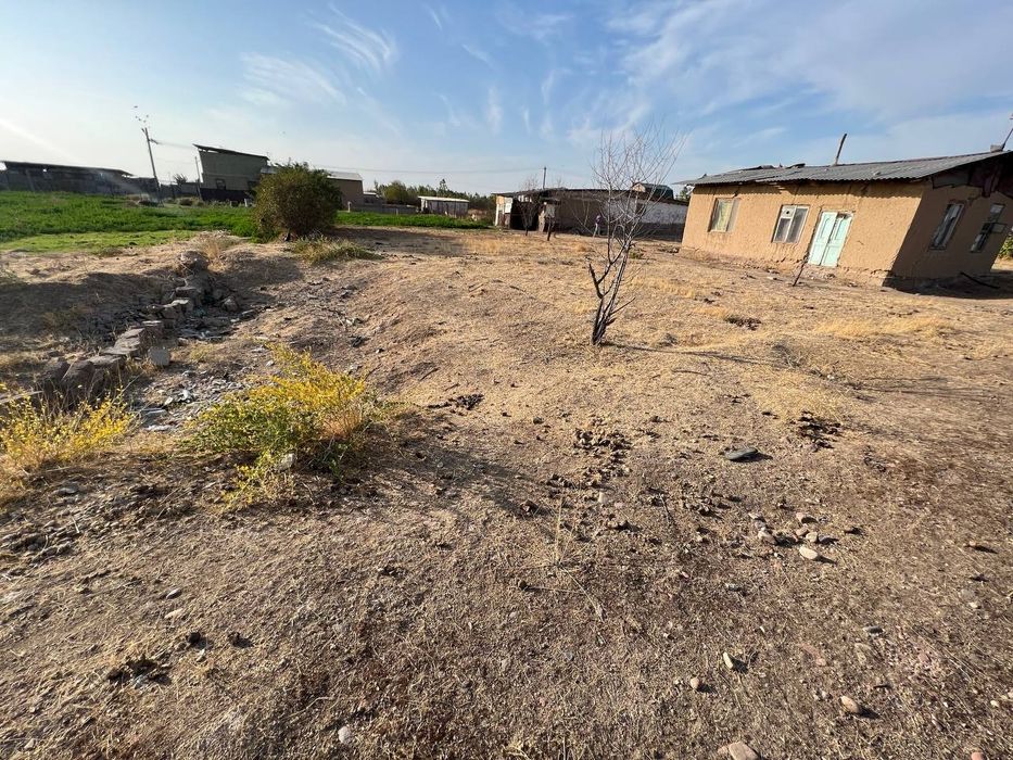 Dachniy yer sotiladi Toytepa Akmal ikromovda  9 sotox Srochna