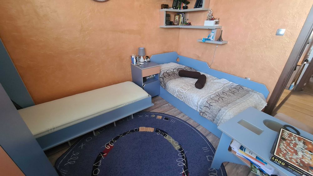 Продавам детска спалня комплект