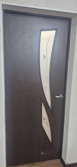 Продам двери б/у