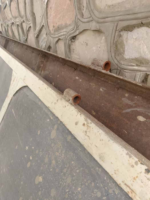 Дарвоза сотилади