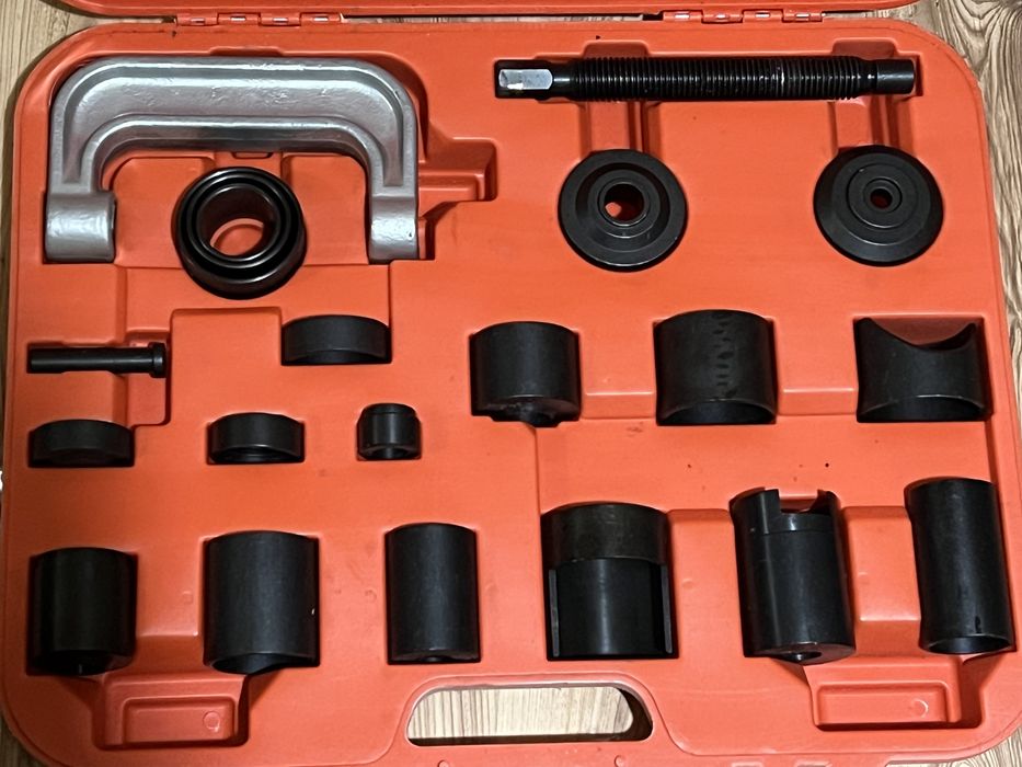 Скоба за най-масовите шарнири,тампони и някои видове лагери