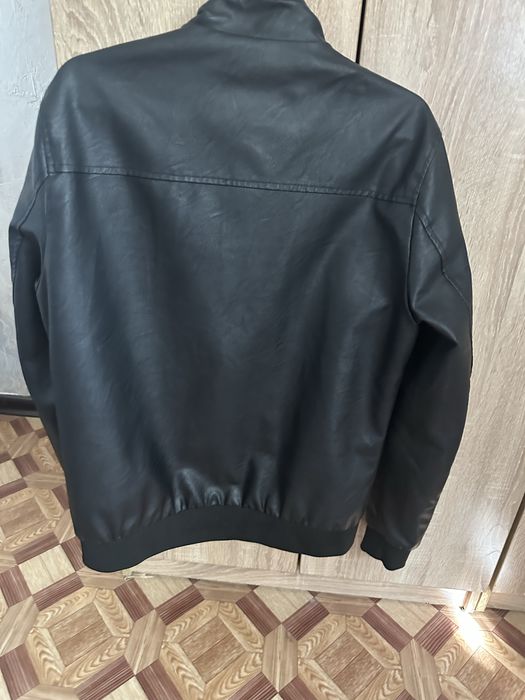 Продам кожаную куртку