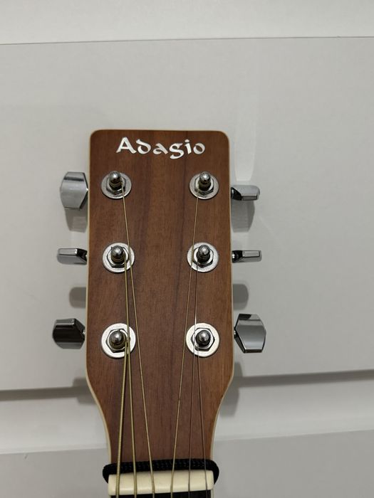 Гитара Adagio акустическая