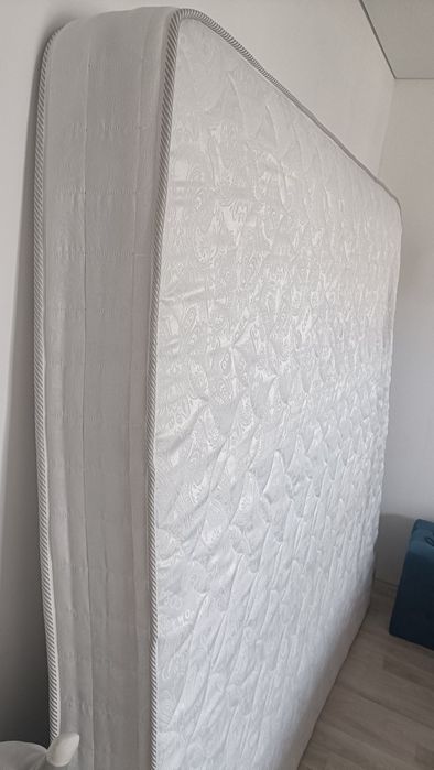 Продам матрас (жёсткий)