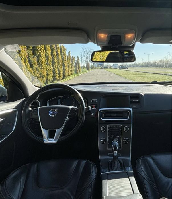 Volvo V60 Plug-in-hybrid Automat -4x4/2,4 Diesel D6