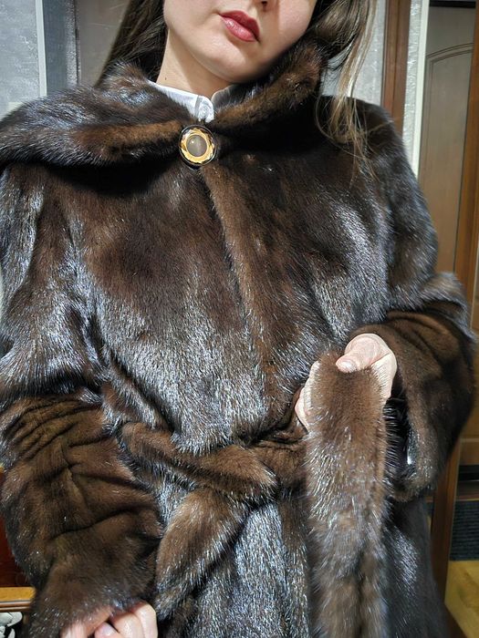Норковая шуба с капюшоном