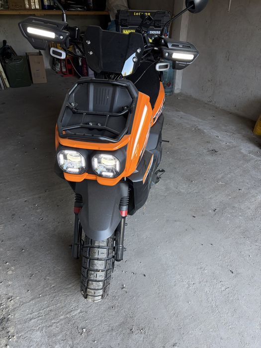 Scuter pe benzina limitat la 50km/h poate fi condus cu permis cat B
