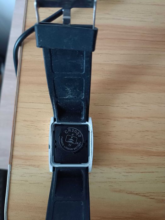 Продавам изгодно ръчен електронен часовник!