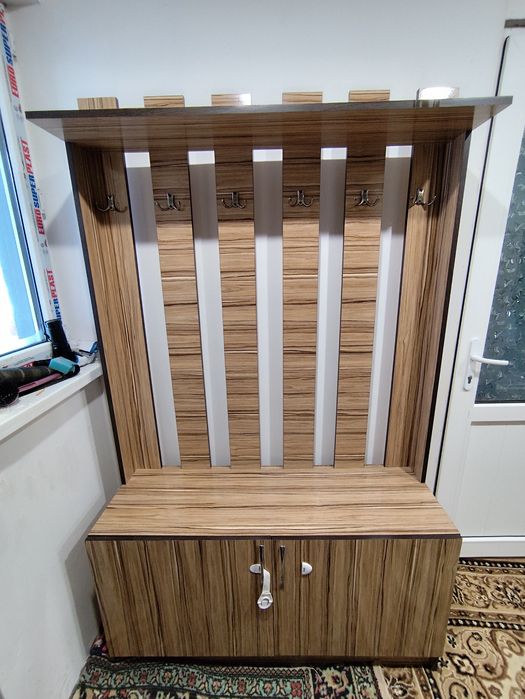 Продам вешалку  190х115