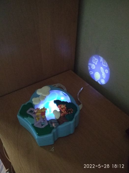 Детский музыкальный светильник.