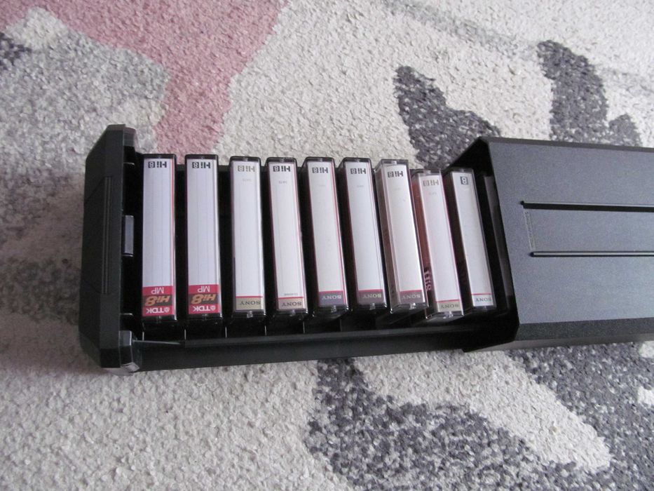 casete video Hi 8 si loturi de 11 buc