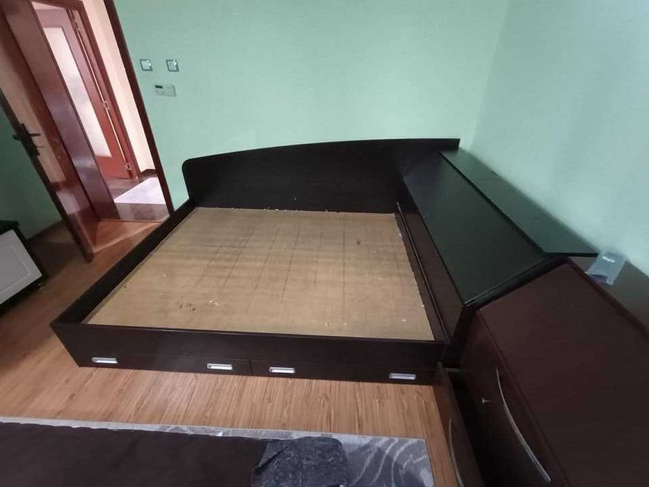 Спалня с две ракли