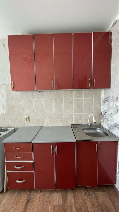 Кухонный гарнитур продается за 5К