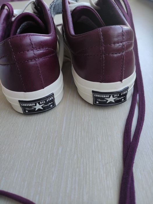 Чисто нови Converse
