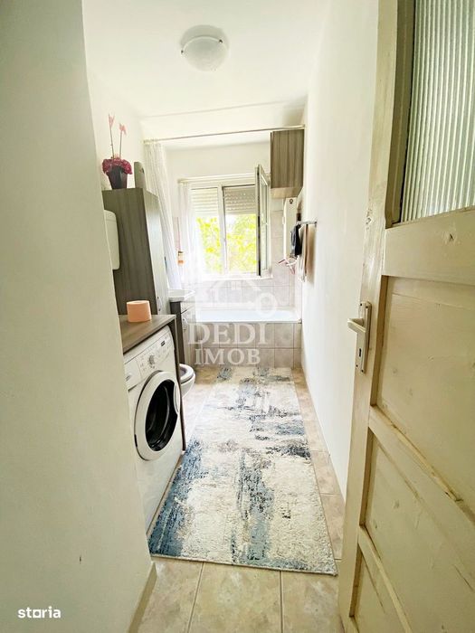 Apartament 3 camere de vânzare in zona Rogerius, Oradea