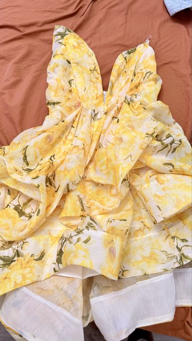 Продам платье размер S