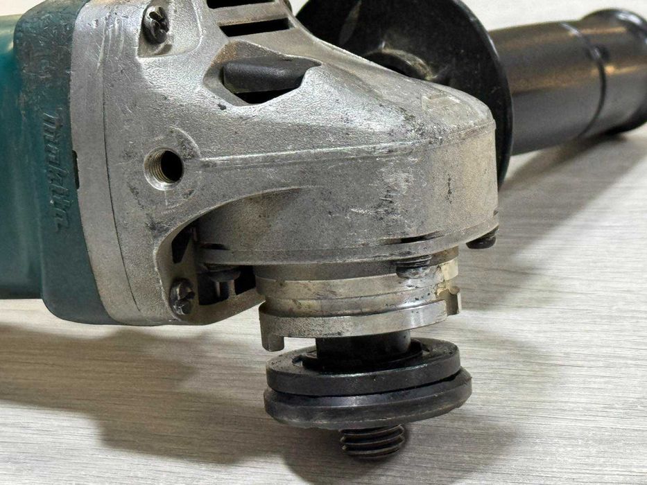 Ъглошлайф Makita 9558HNR