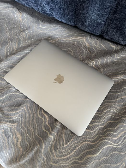 Macbook air m1 2020