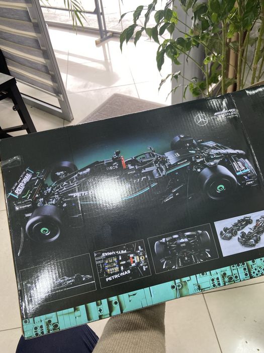 Невероятная Lego машинка F1 Mercedes – собирай и гоняй как чемпион!