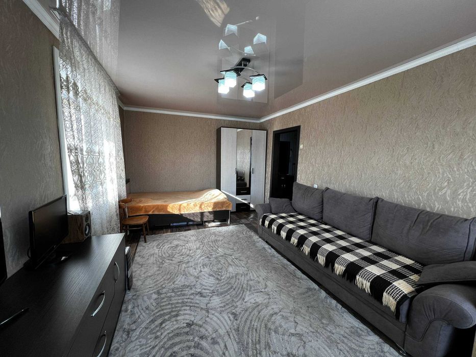 Продам малосемейку на Урицкого