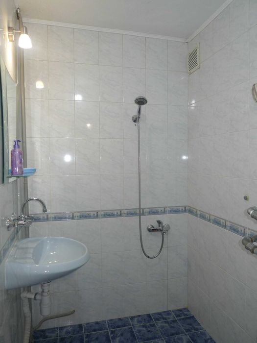 Дава се под наем Тристаен апартамент в София, Банишора - 650 кв.м за 648.21 € - Снимка #9