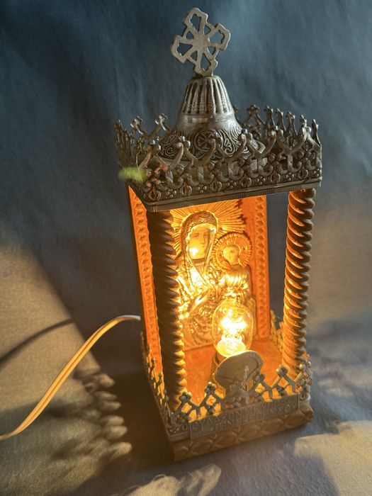 Светещ иконостас , икона , кандило